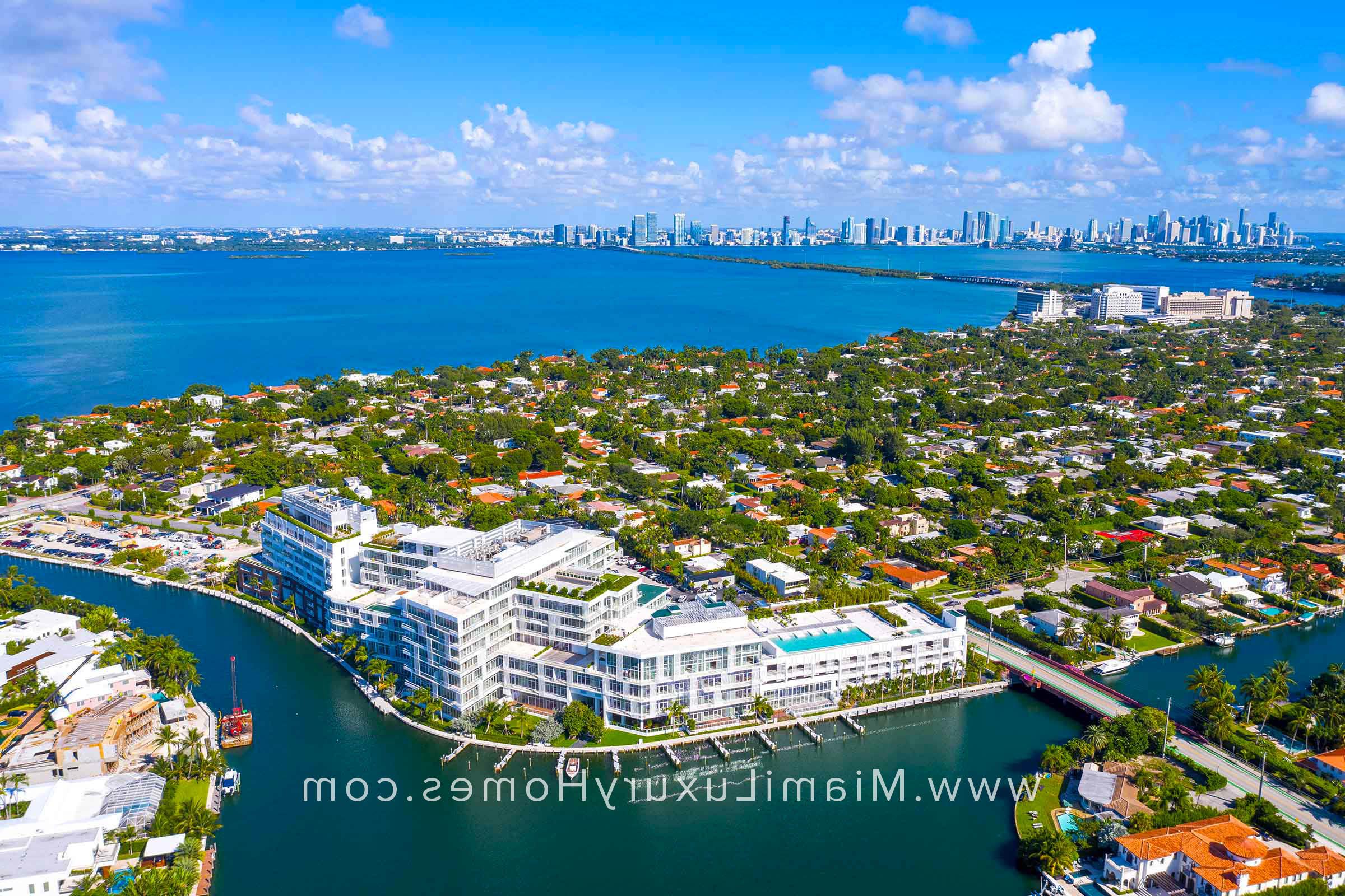 Aerial View of 迈阿密海滩的丽思卡尔顿公寓